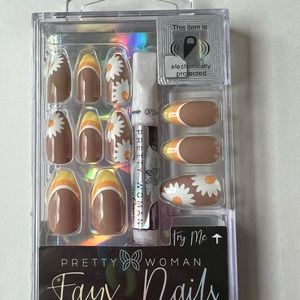 Press On Nails Daisy Faux Nail Glue on Nail Set Pattern P…